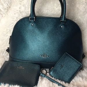 Pre-Loved Blue Coach Set